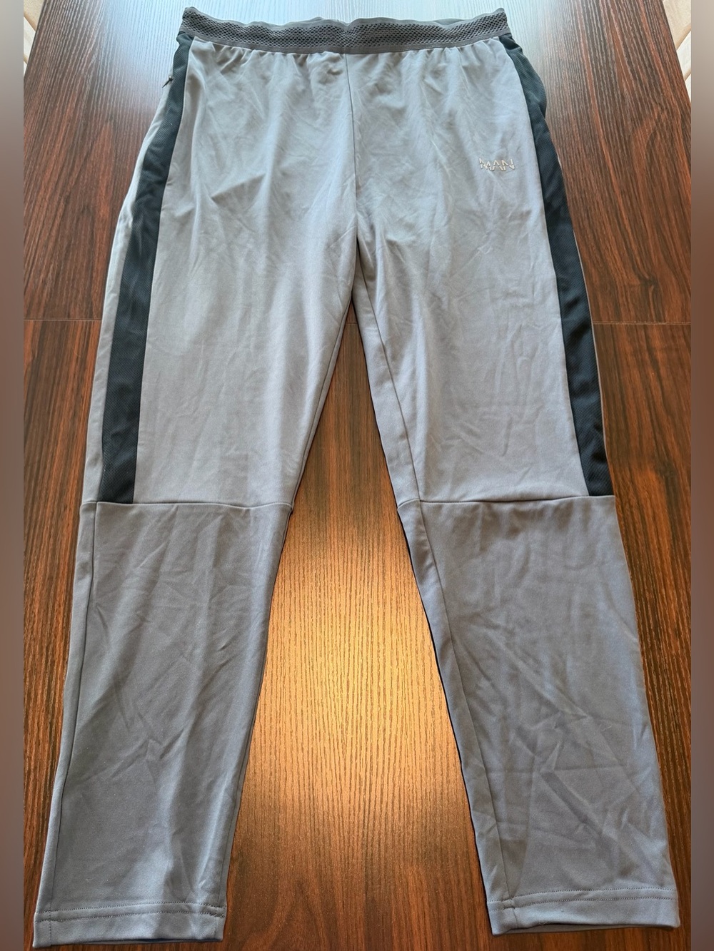 NWT boohooMAN Mens Charcoal Gray Active Joggers Performance Track Pant Size L